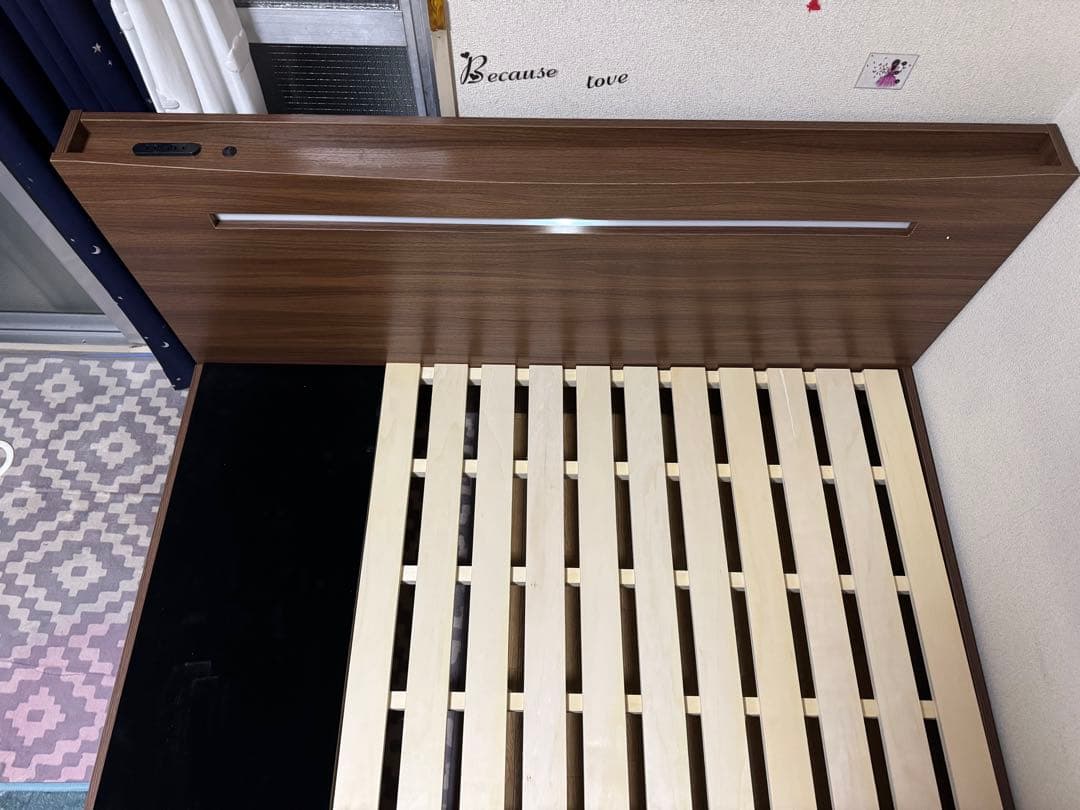 設置も込み　Iwanaga クイーンサイズ　スピリッツ　収納付きベッドフレーム（