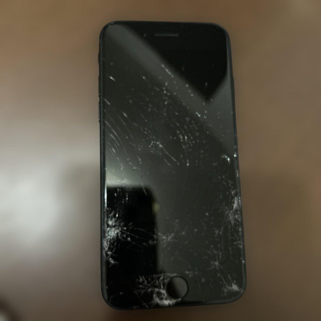 お値下げ♪iPhone SE (第3世代) ブラック 本体 充電ケーブル付