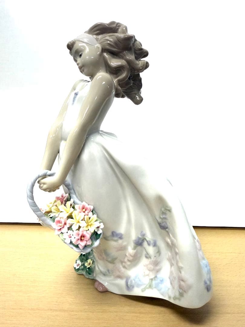 リヤドロ フィギュリン フラワーガーデン 少女　美品
