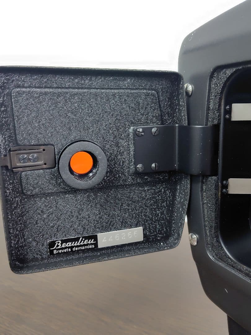 フィルムカメラ Beaulieu 5008 S + Angenieux 6-80mm F1.2