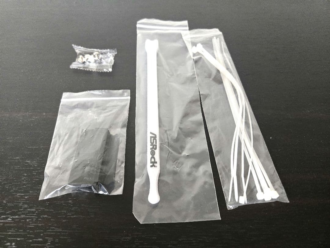 ASRock Steel Legend SL-1000GW 1000W電源 白色