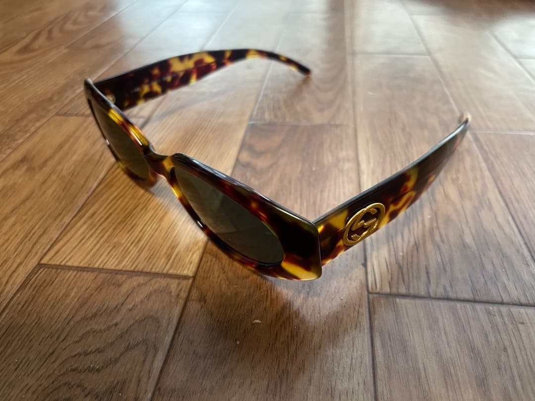 Gucci トータスシェル キャットアイサングラス