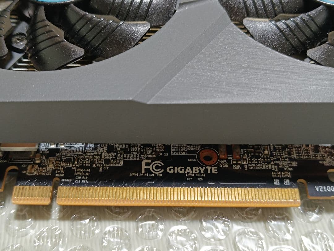 GIGABYTE Radeon RX6600 8GB 【箱付き】