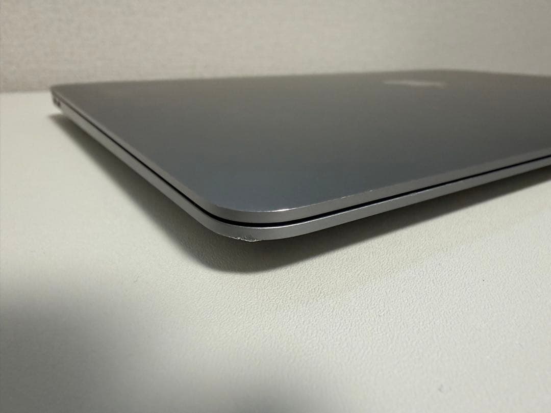 MacBook Air 2020モデル i5 512GB バッテリー正常