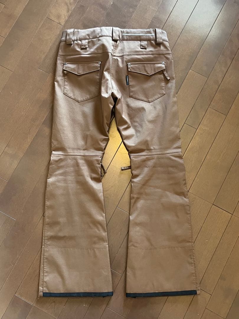 AA HARDWEAR スノーボードウェア（女性用）上下セット