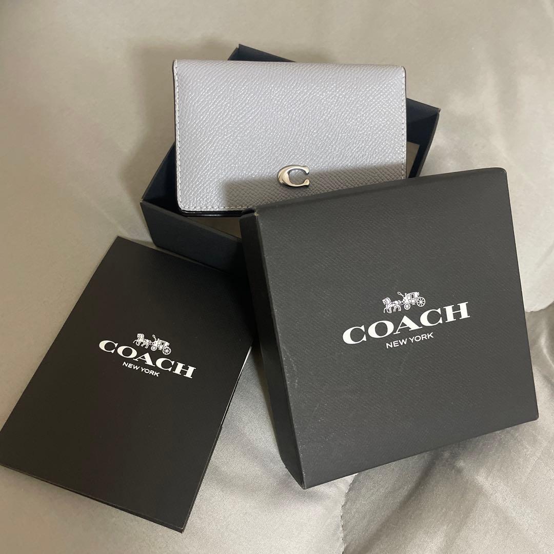 美品　コーチ　エッセンシャル ビジネス　カードケース ベージュ レザー　名刺入れ