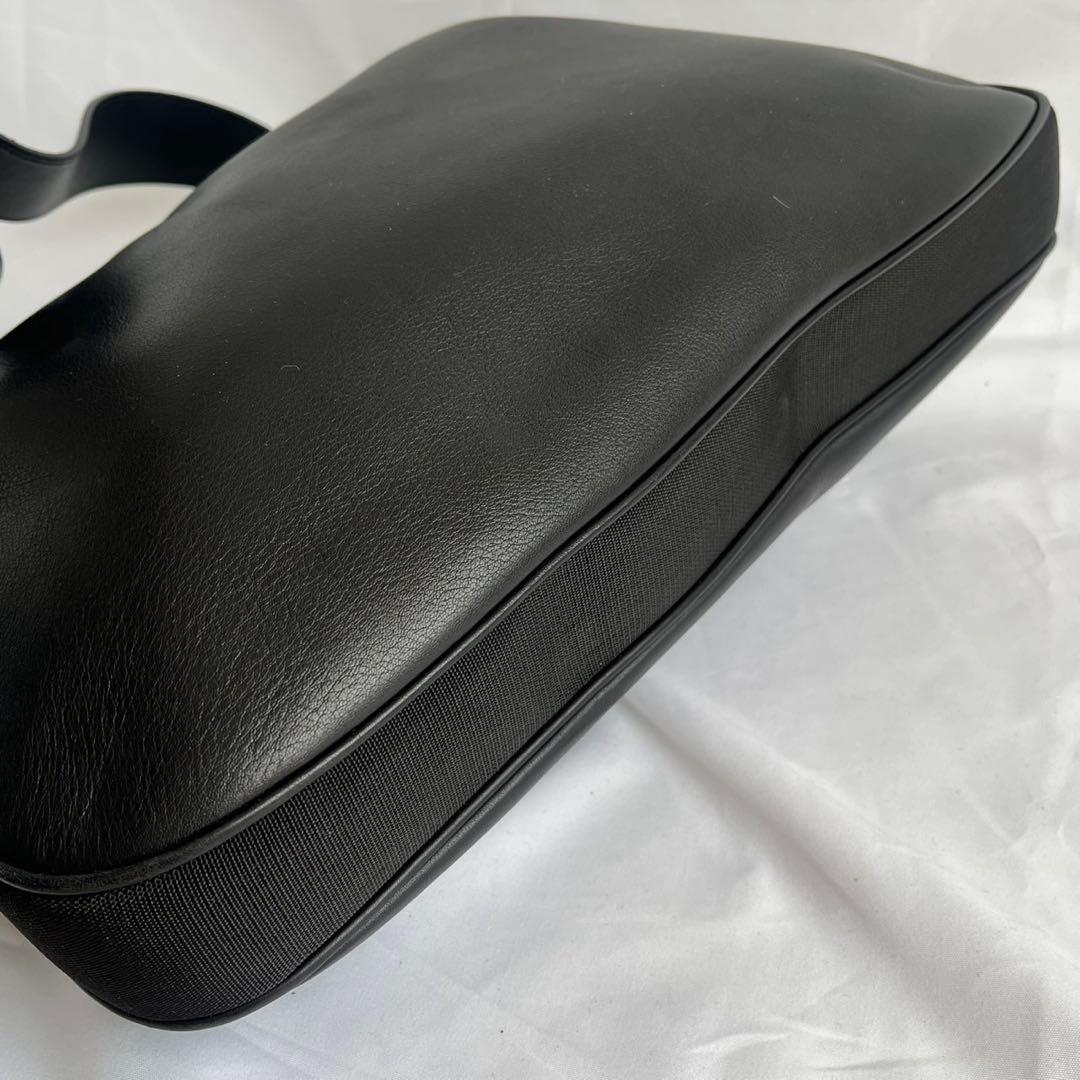 ✨極美品✨　GUCCI ショルダーバッグ　ワンショルダー 肩掛け　レザー　黒