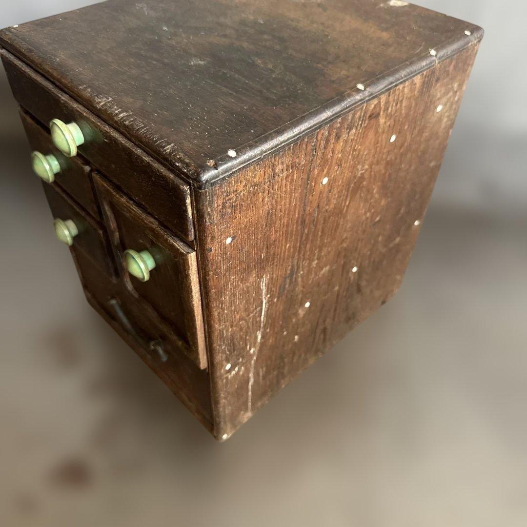 お値下げ❣️ヴィンテージ　グリーンの取っ手がとても可愛い❣️木製4段引き出し箪笥