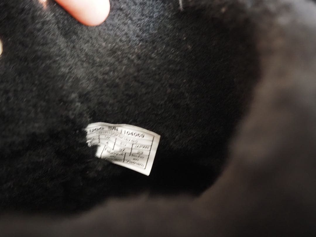 UGG アグ　Aika ブーツスニーカー