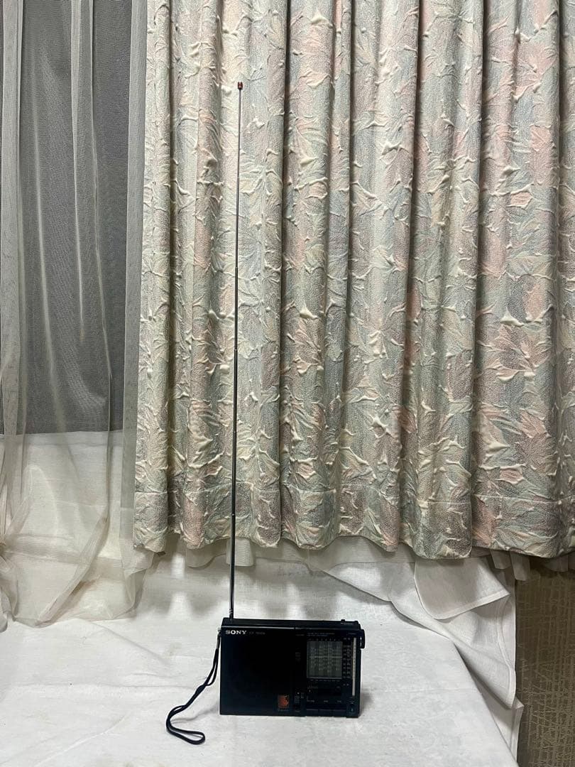 動作品　　SONY ICF-7600A FM/AM/SW 短波ラジオ