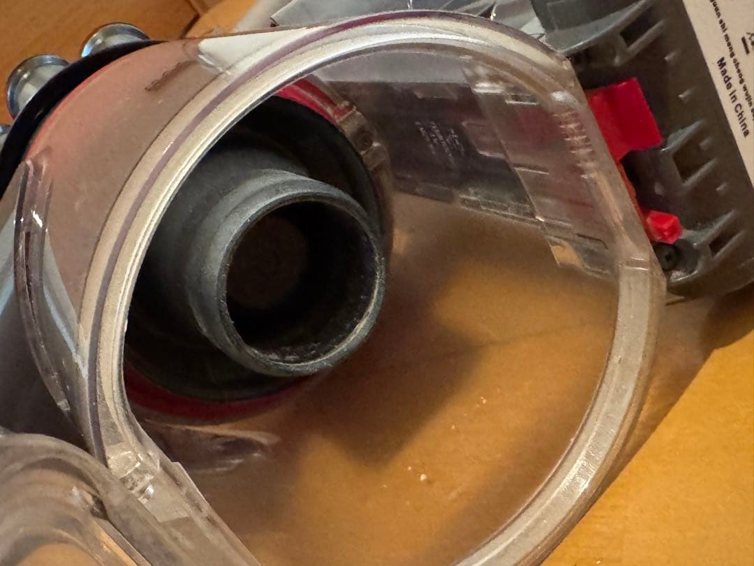 【送料無料】Dyson V8 サイクロンクリーナー　14点セット