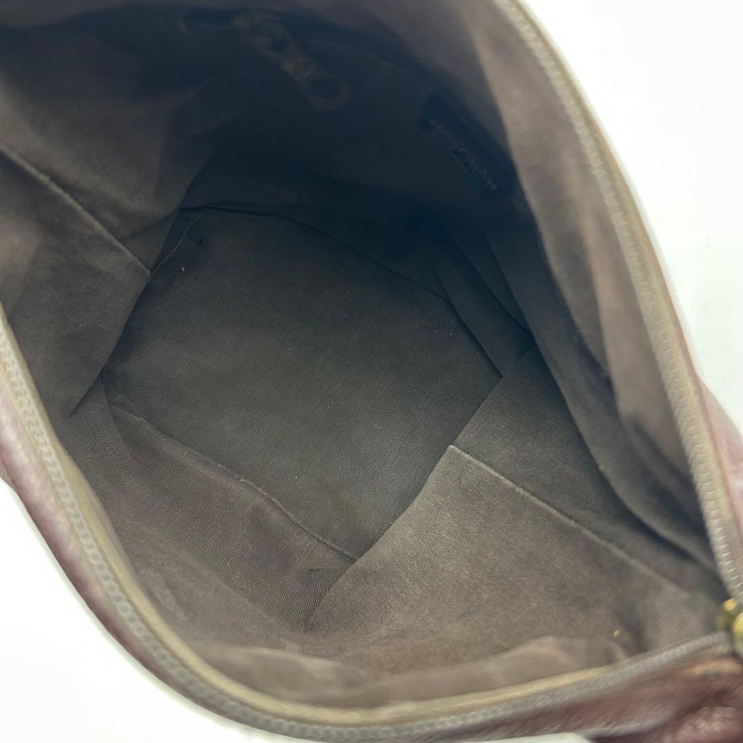 【美品】イルビゾンテ　ショルダーバッグ レザー　斜め掛け　ロゴ型押し　バケツ