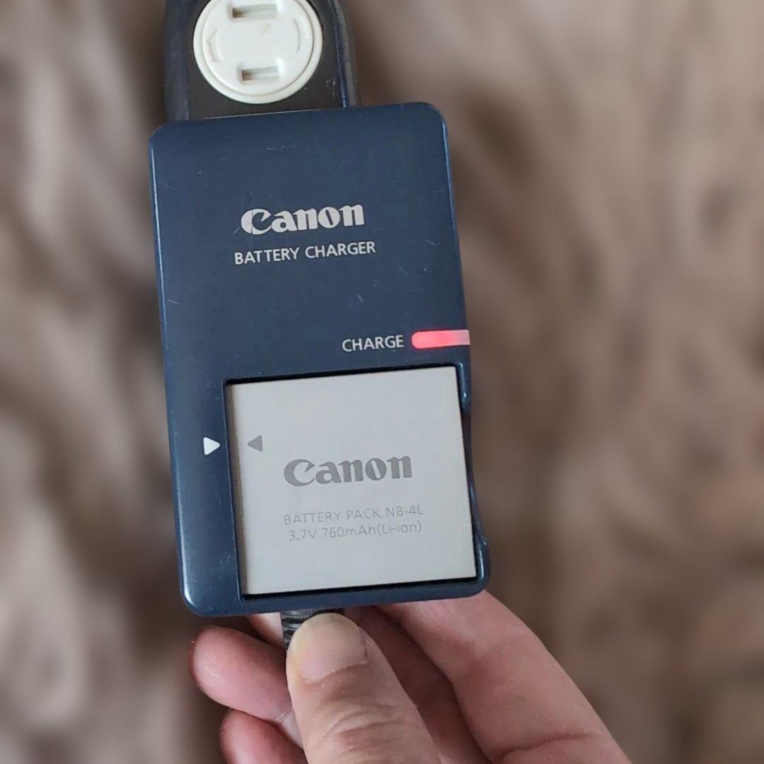 デジカメ　CANON IXY70 バッテリー、取説、充電器、SDカード