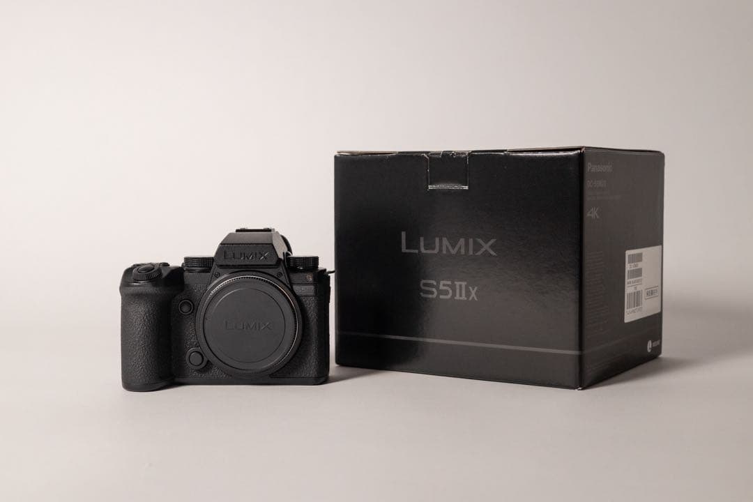 【美品】LUMIX S5IIX+純正バッテリー+バッテリーチャージャー