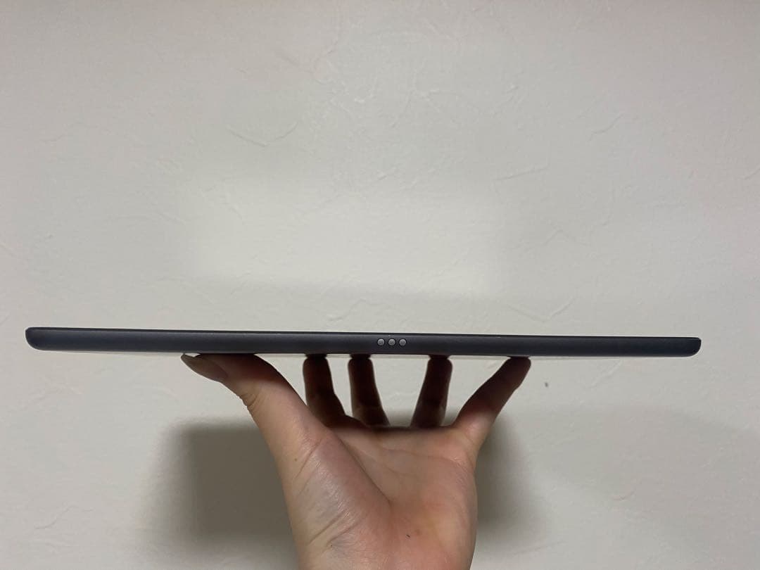 iPad 第7世代 /10.2インチ/ 32GB /au版 /箱・付属品/美品