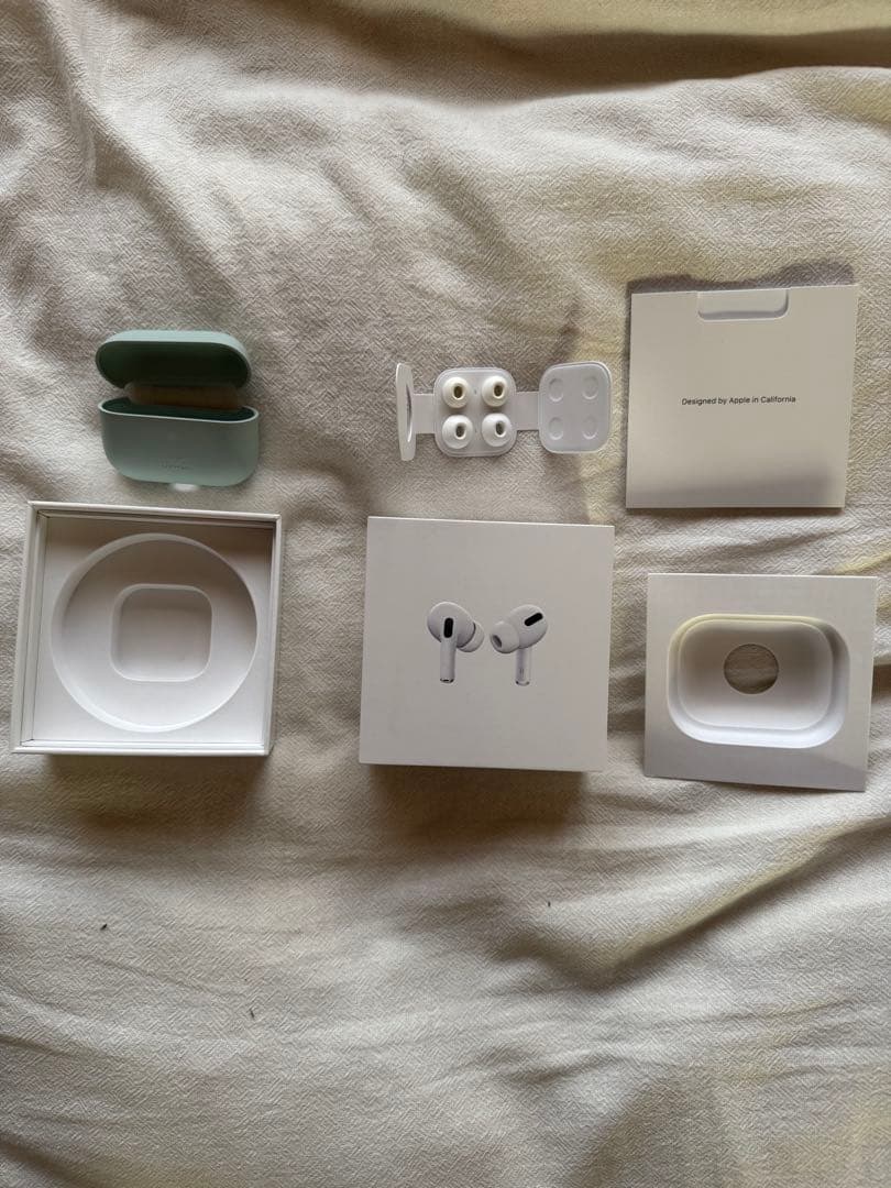 AirPods Pro 本体　カバー・イヤーチップ付き