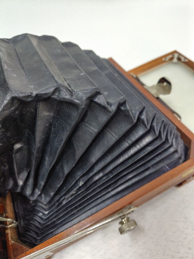 木製蛇腹カメラ　レンズ・三脚付き　アンティーク