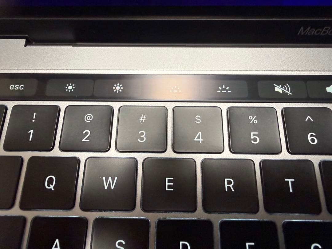 MacBook Pro 2019 13インチ core i7 16GB