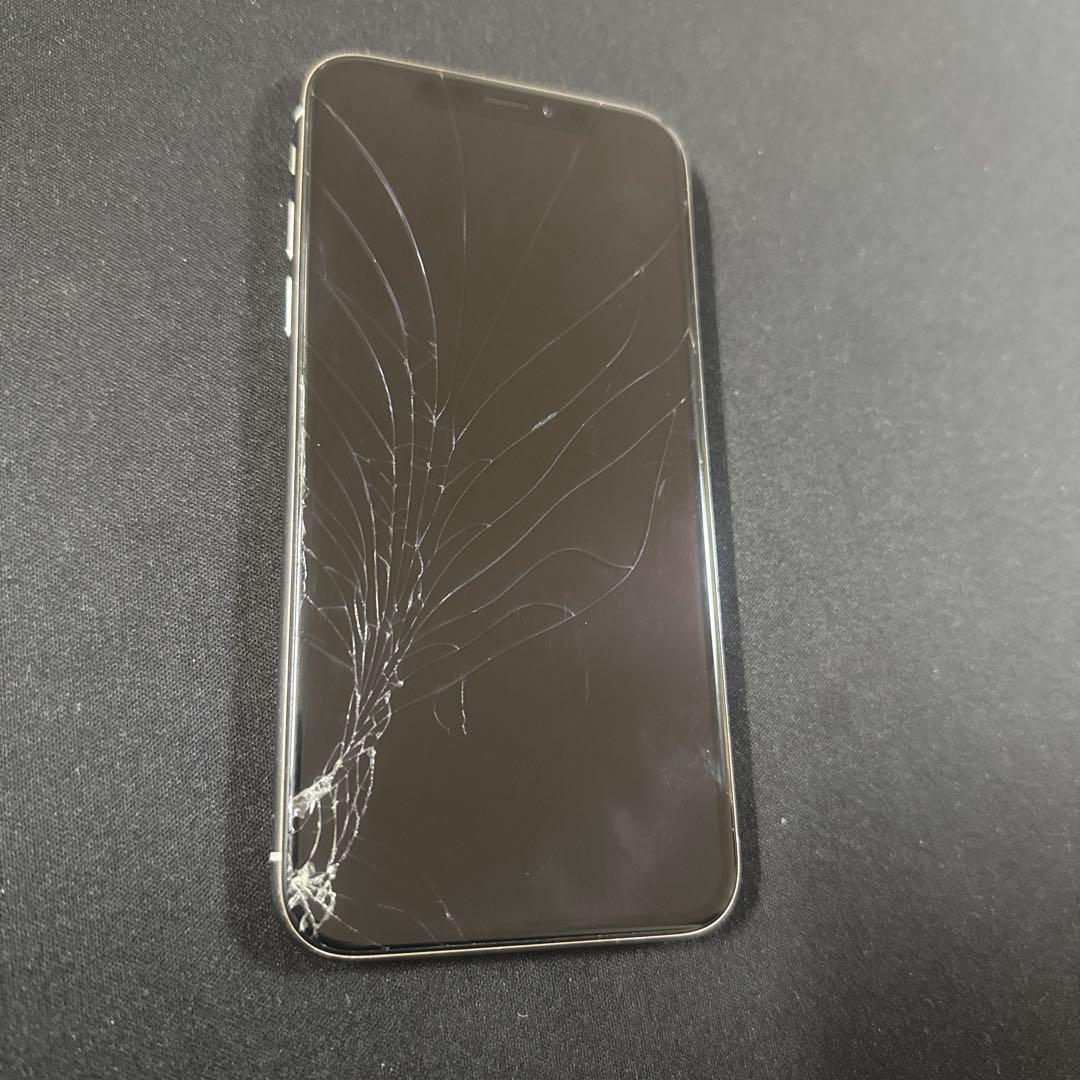 iPhone X 画面割れ　操作問題なし