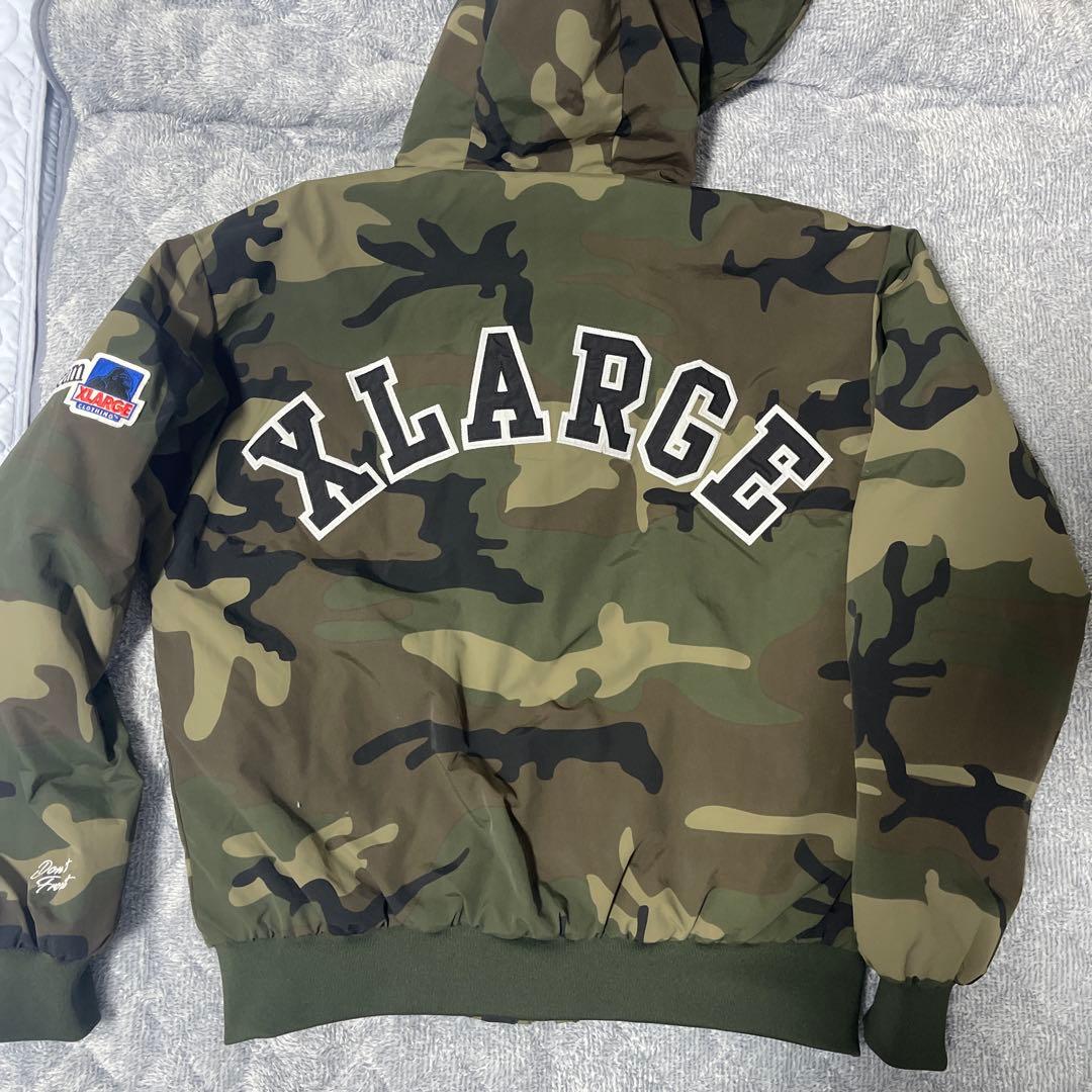 XLARGE カモフラージュ フード付きダウンジャケット