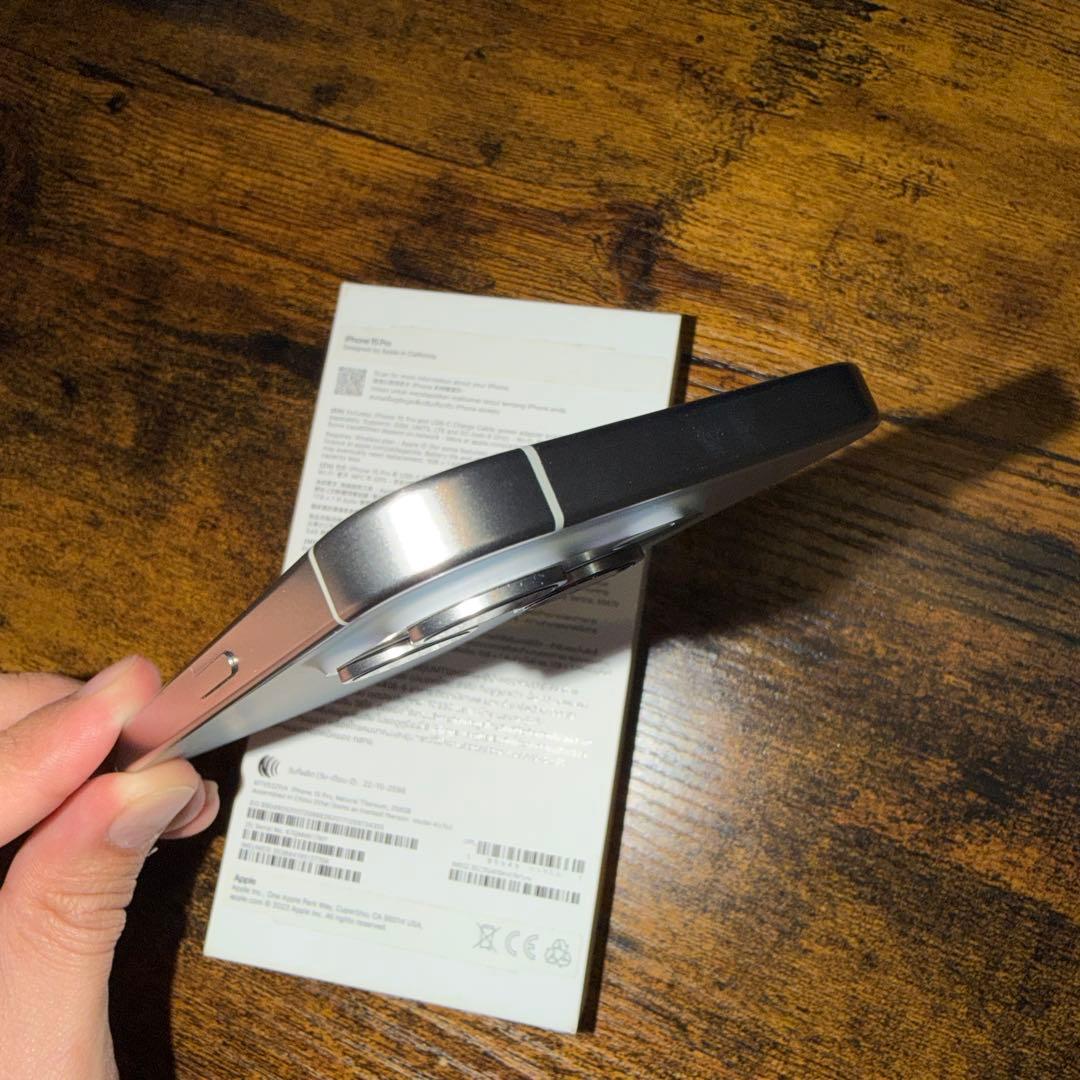 iPhone 15 Pro 256 GBシャッター音無し 海外版