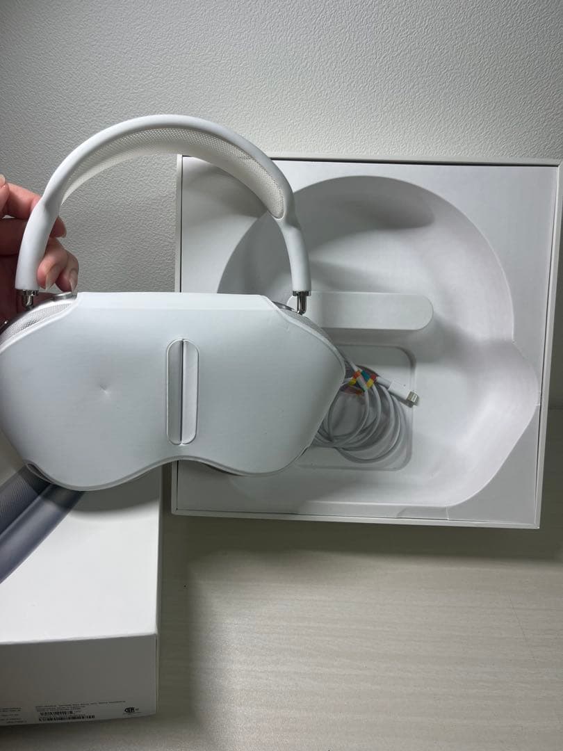 ヤ*ン様 l*a様 Apple AirPods Max シルバー 訳あり