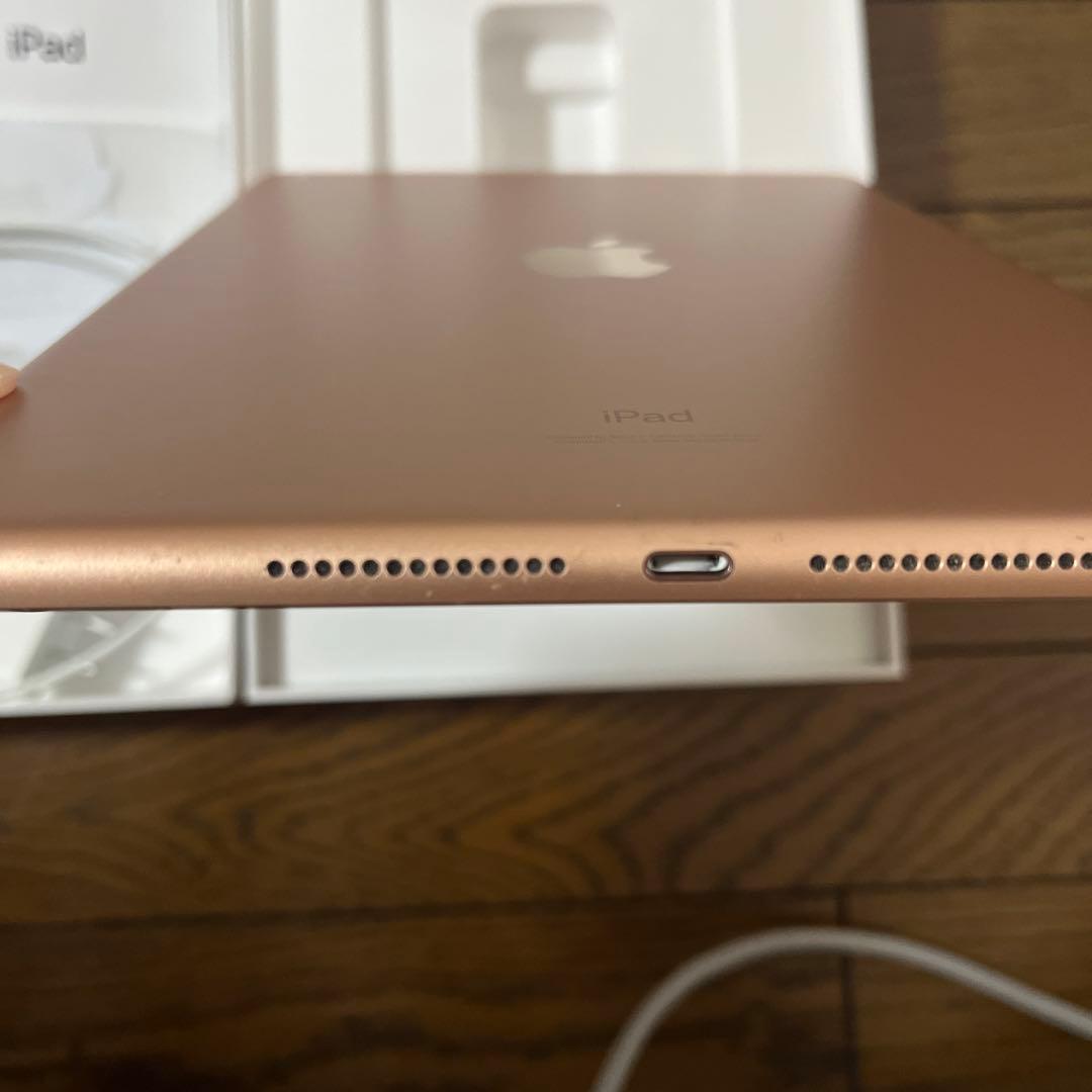 iPad 10.2インチ 代8世代 32G ゴールド 本体 充電ケーブル付き