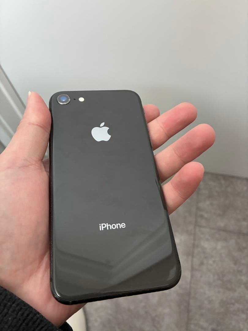 iPhone 8 本体 64GB 初期化済み SIMフリー