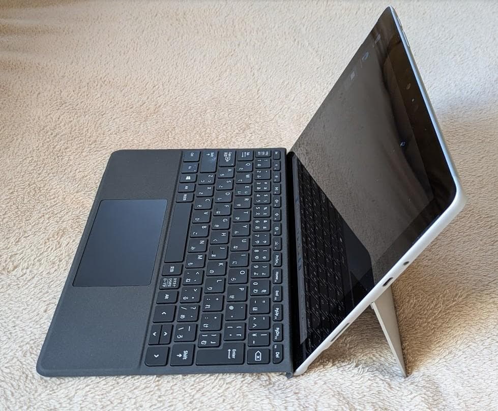 Microsoft Surface Go 【お得なドッキングステーション付】