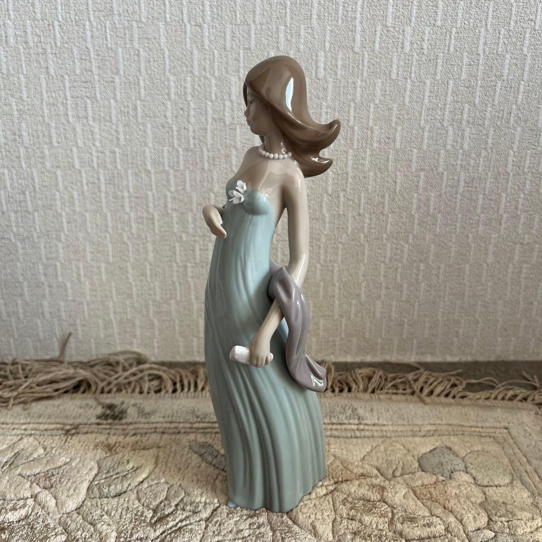 LLADRO リヤドロ　少女