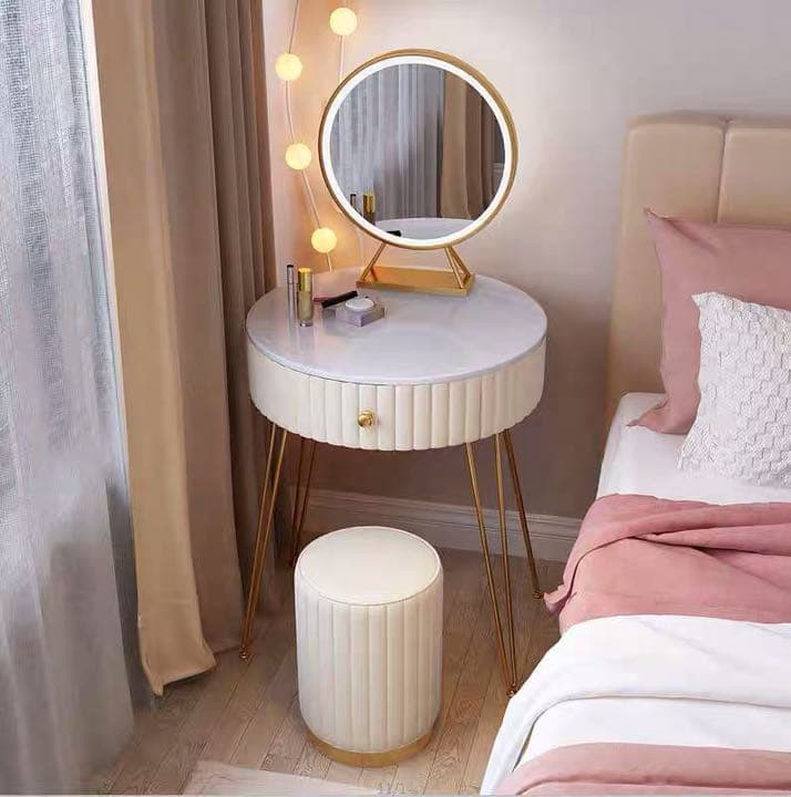 彼女にサプライズ❗️自分にご褒美❗️円型オシャレドレッサー