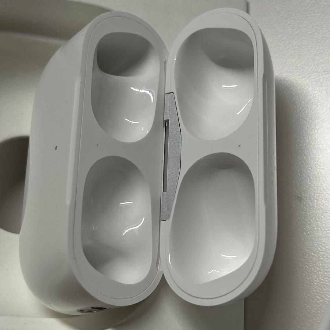 airpods pro 2 type c 使用1年 ※右耳時々ノイズあり