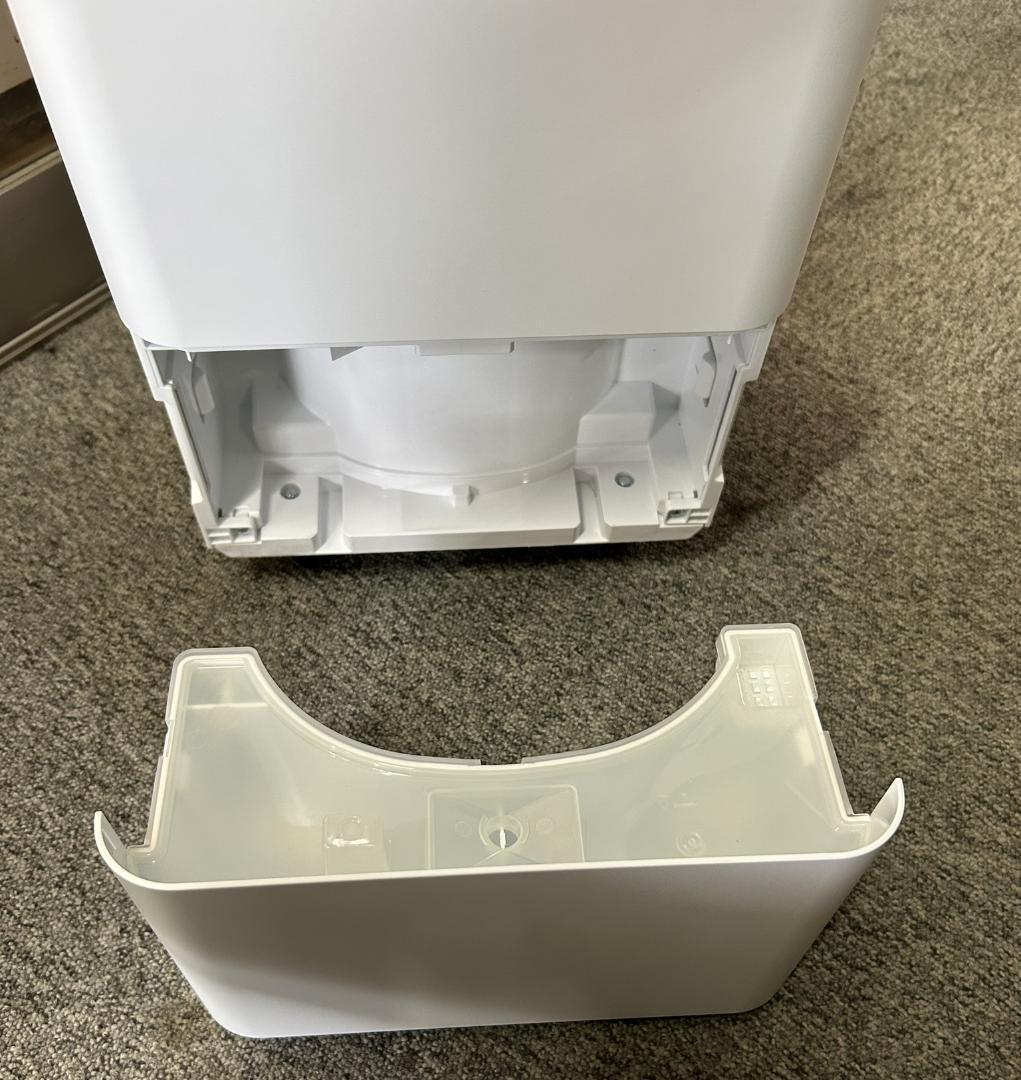 【美品】【2024年製】アイオーヤマ コンパクトクーラーICA-0301G