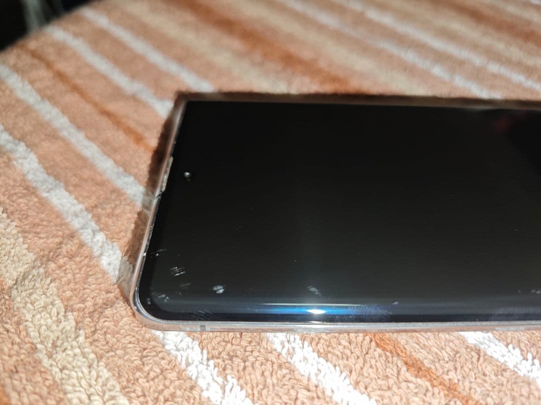 AQUOS R6 本体