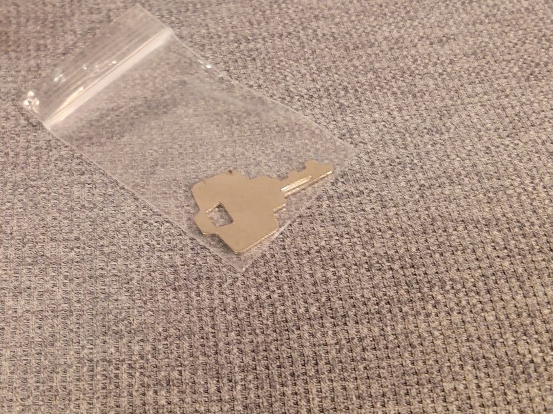 【 鍵付き 】アンティーク総天然皮革製トランク バッグ 中型