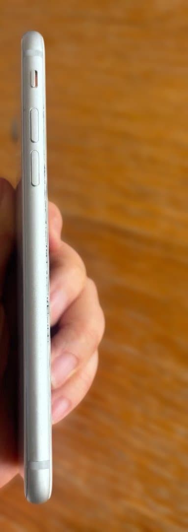 【ジャンク】iPhone 8　64GB　ホワイト　SIMフリー