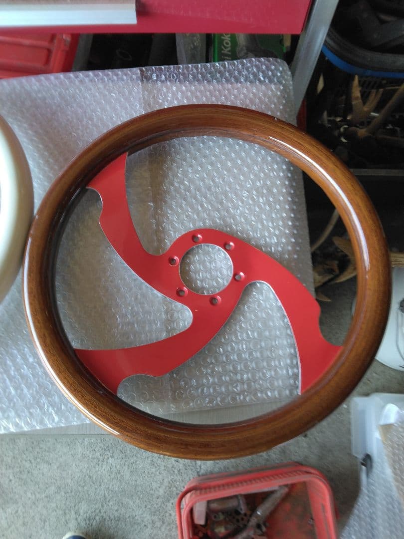 ホワイト ステアリング。ウッド ステアリングホイール 二本での販売