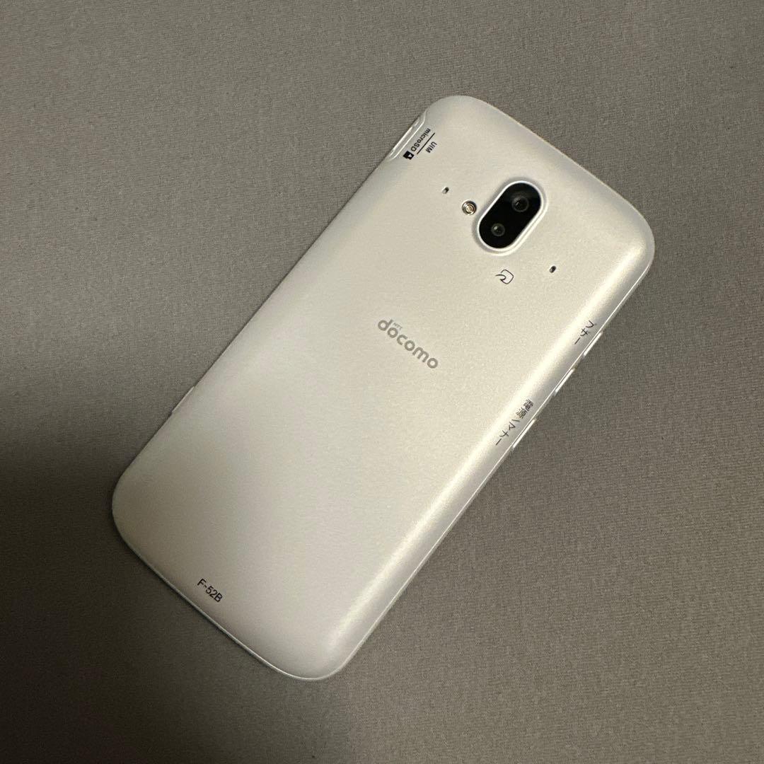 docomo らくらくスマートフォン F-52B SiMフリー 1