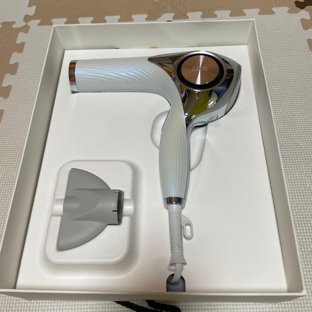 リファビューティックドライヤー PRO ホワイト