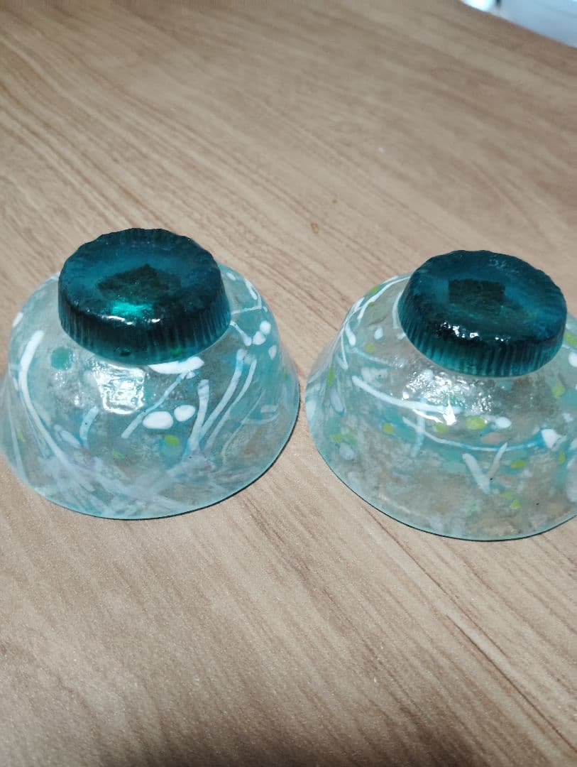 高級金箔入りガラス小鉢　冷酒のお猪口にも！青と緑のマーブル模様 2個