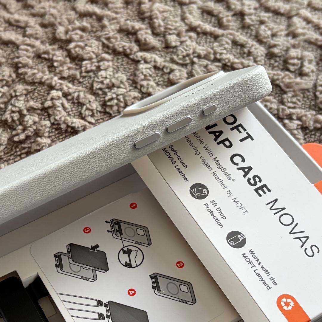 iPhone15Pro ブラックチタニウム 256GB ＋ MOFTケース