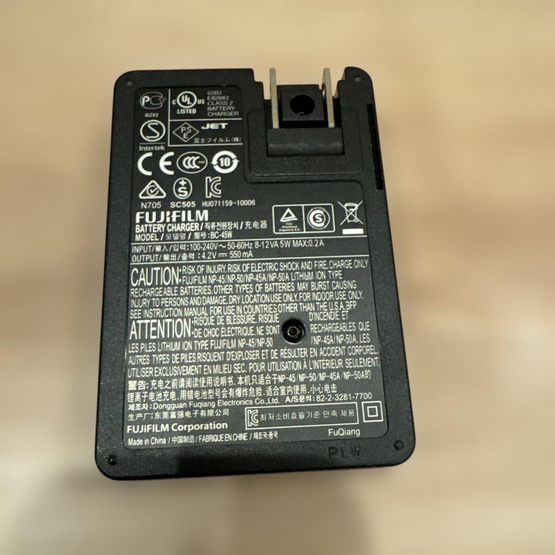 FUJIFILM finepix F770EXR コンパクトカメラ コンデジ