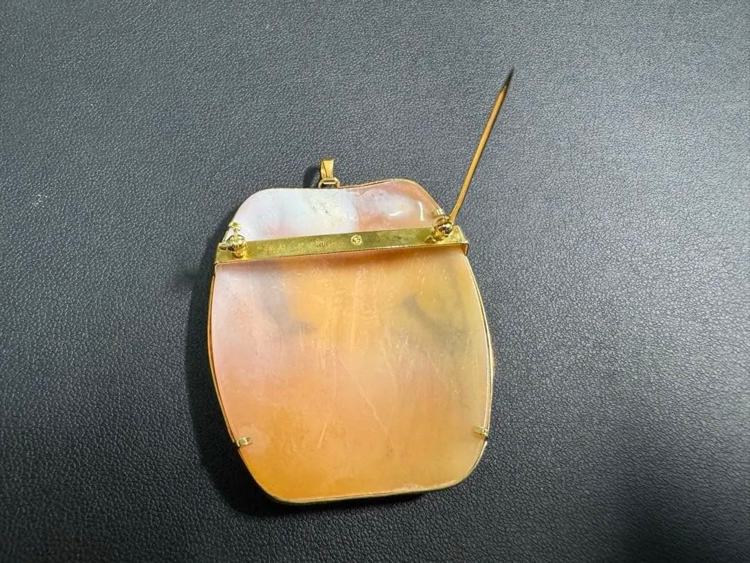 カメオ　シェル女性と小鳥　ペンダントトップ&ブローチ　2way K18枠