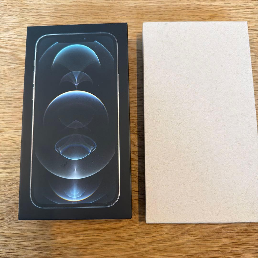 iPhone12Pro　256GB　シルバー　エクスプレス交換品・未使用