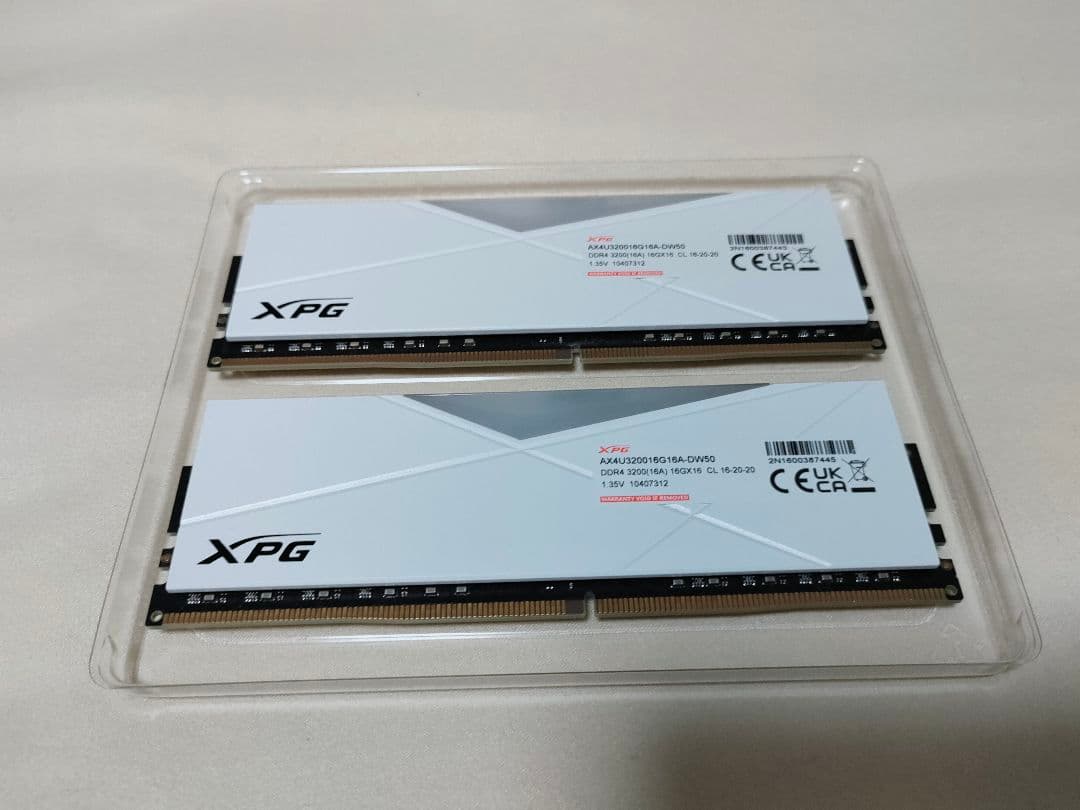 XPG SPECTRIX D50 計32GB DDR4-3200MHz メモリー
