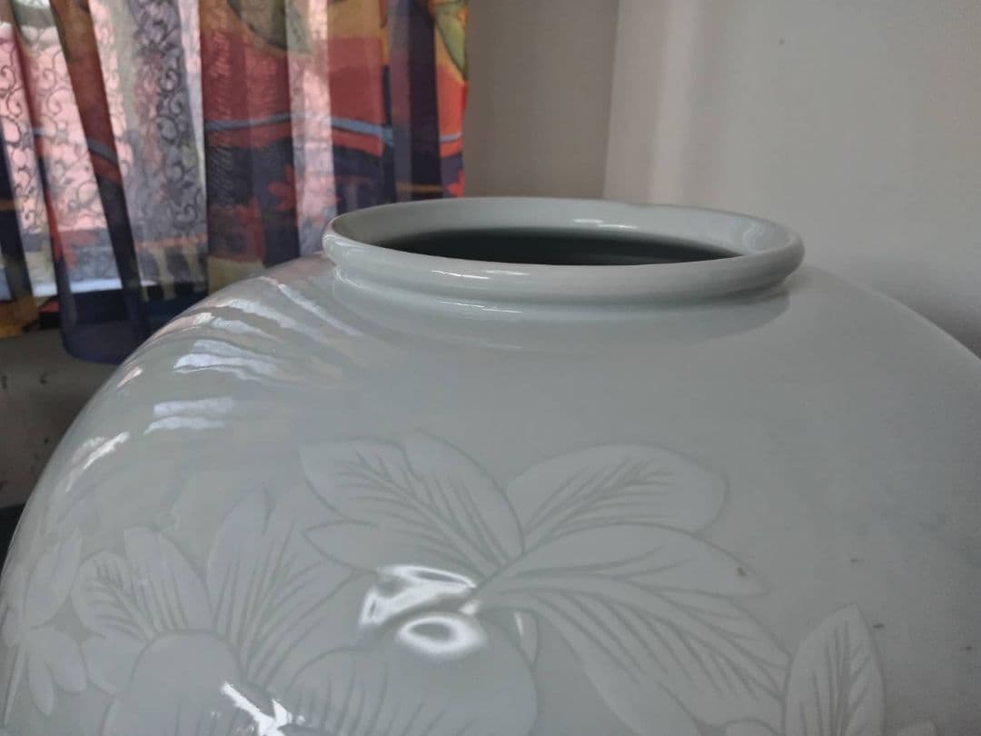 青白磁壺　青磁　成日　韓国　大きな花瓶