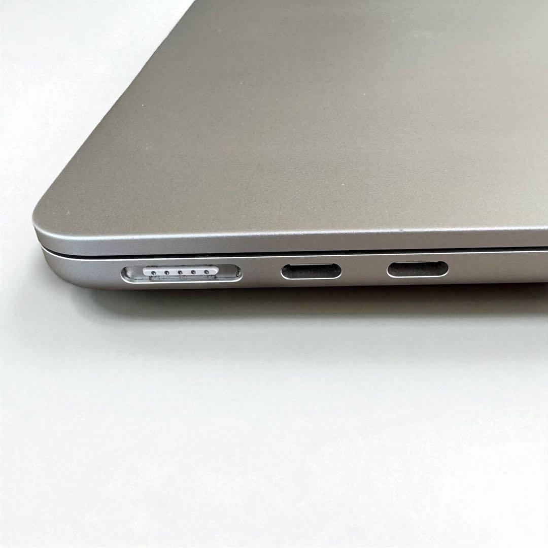 純正 Apple MacBookAir M2 13インチ スターライト