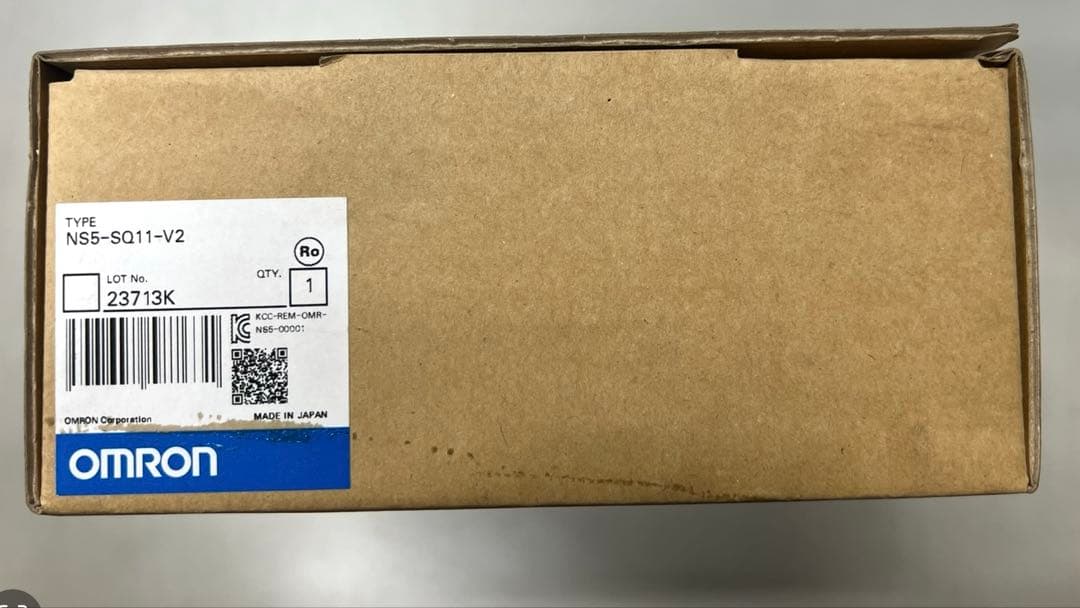 【新品未使用】オムロン タッチパネル NS5-SQ11-V2