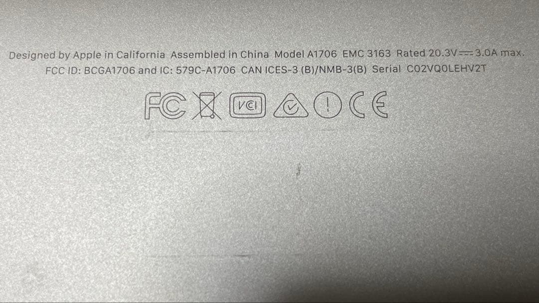 MacBook本体 MacBook Pro A1706 EMC 3163