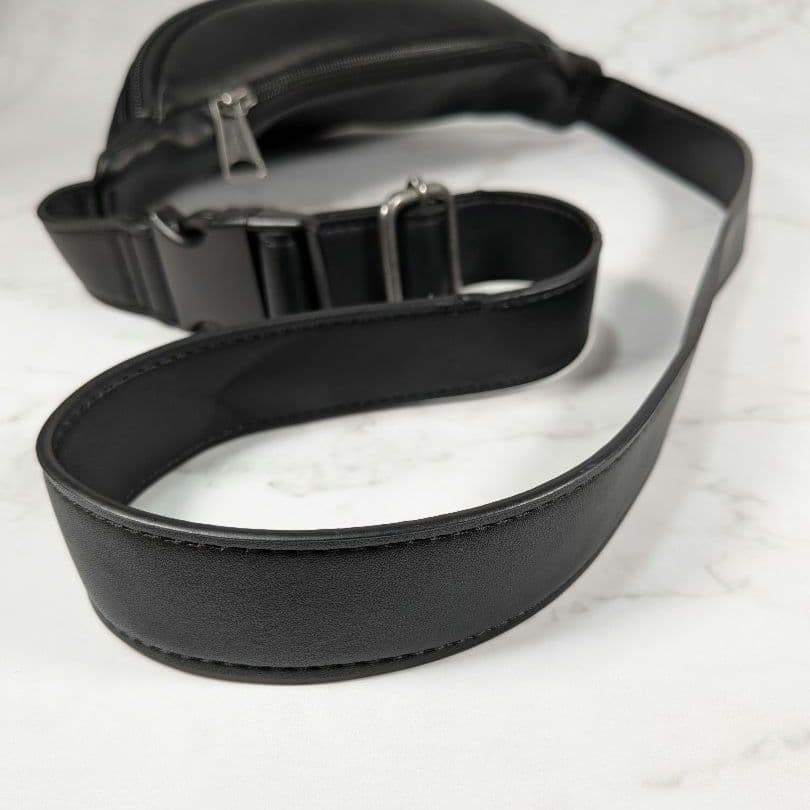 DIESEL ディーゼル エンボスDロゴ ウエストバッグ ボディバッグ 黒